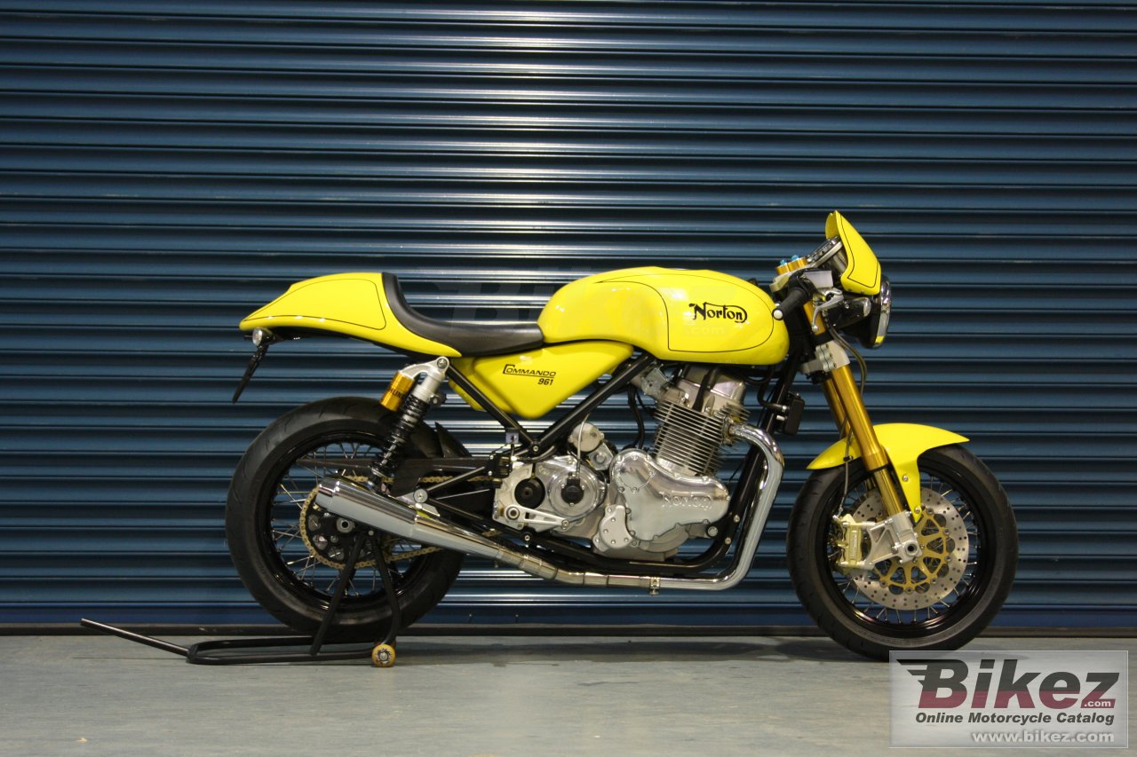 Big Norton commando 961 cafe racer picture and wallpaper from Bikez.com